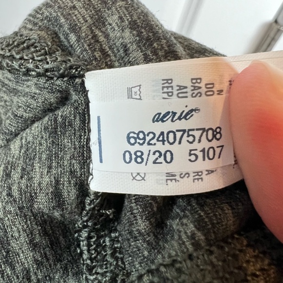 Offline by Aerie Women's Fold Over Waist Short Court Joggers Black Heather Large - Picture 14 of 14